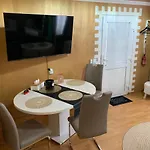Apartment Best-preis Rathausblick 2 - Zentrale Lage In - 2 Personen - Einzelzimmer - Vollausstattung - Wlan / Prime & Self-check-in Wittenberge