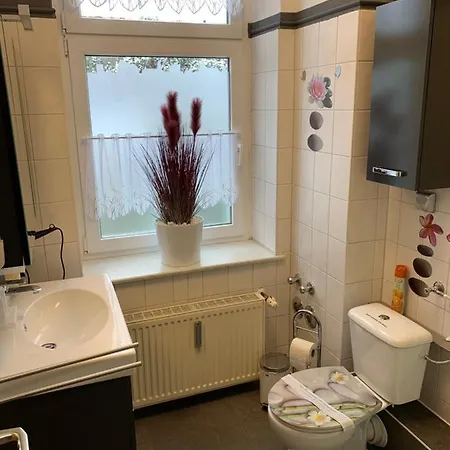 Best-preis Rathausblick 2 - Zentrale Lage In - 2 Personen - Einzelzimmer - Vollausstattung - Wlan / Prime & Self-check-in * Wittenberge