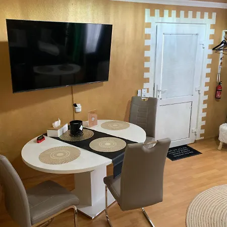 Appartement Best-preis Rathausblick 2 - Zentrale Lage In - 2 Personen - Einzelzimmer - Vollausstattung - Wlan / Prime & Self-check-in Wittenberge