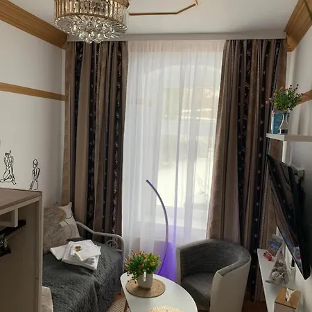 Best-preis Rathausblick 2 - Zentrale Lage In - 2 Personen - Einzelzimmer - Vollausstattung - Wlan / Prime & Self-check-in * Wittenberge