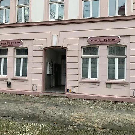 Best-preis Rathausblick 2 - Zentrale Lage In - 2 Personen - Einzelzimmer - Vollausstattung - Wlan / Prime & Self-check-in * Wittenberge