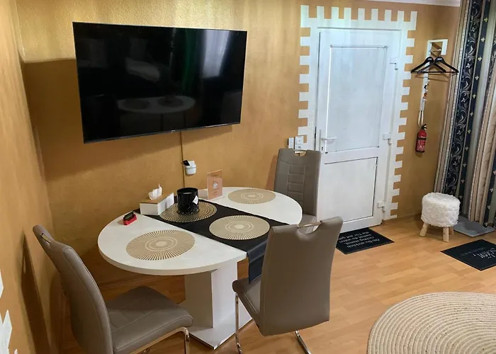 Appartement Best-preis Rathausblick 2 - Zentrale Lage In - 2 Personen - Einzelzimmer - Vollausstattung - Wlan / Prime & Self-check-in Wittenberge