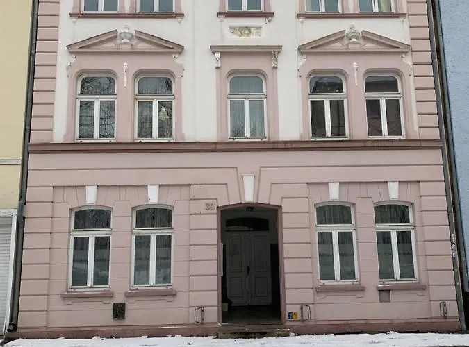 Best-preis Rathausblick 2 - Zentrale Lage In - 2 Personen - Einzelzimmer - Vollausstattung - Wlan / Prime & Self-check-in * Wittenberge