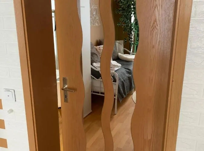 Best-preis Rathausblick 2 - Zentrale Lage In - 2 Personen - Einzelzimmer - Vollausstattung - Wlan / Prime & Self-check-in * Wittenberge