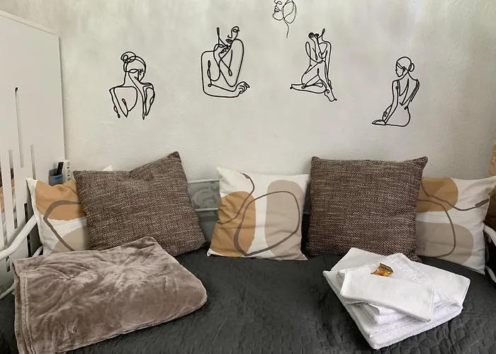 Best-preis Rathausblick 2 - Zentrale Lage In - 2 Personen - Einzelzimmer - Vollausstattung - Wlan / Prime & Self-check-in * Wittenberge