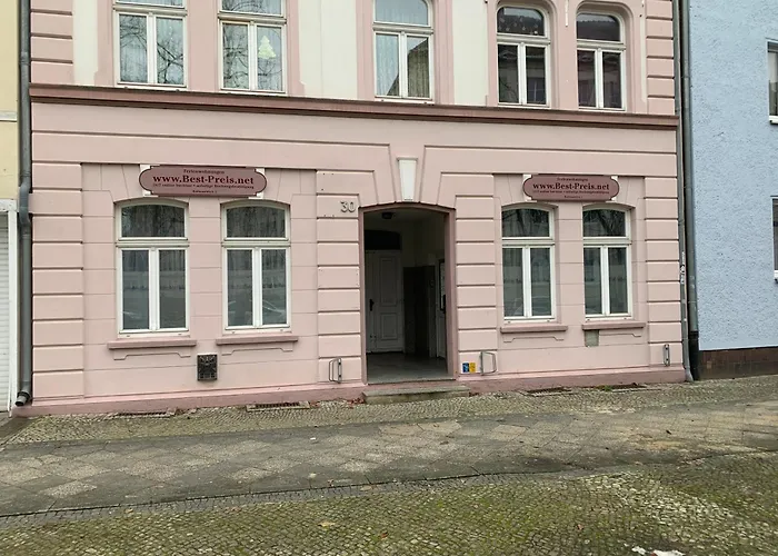 Apartamento Best-preis Rathausblick 2 - Zentrale Lage In - 2 Personen - Einzelzimmer - Vollausstattung - Wlan / Prime & Self-check-in Wittenberge